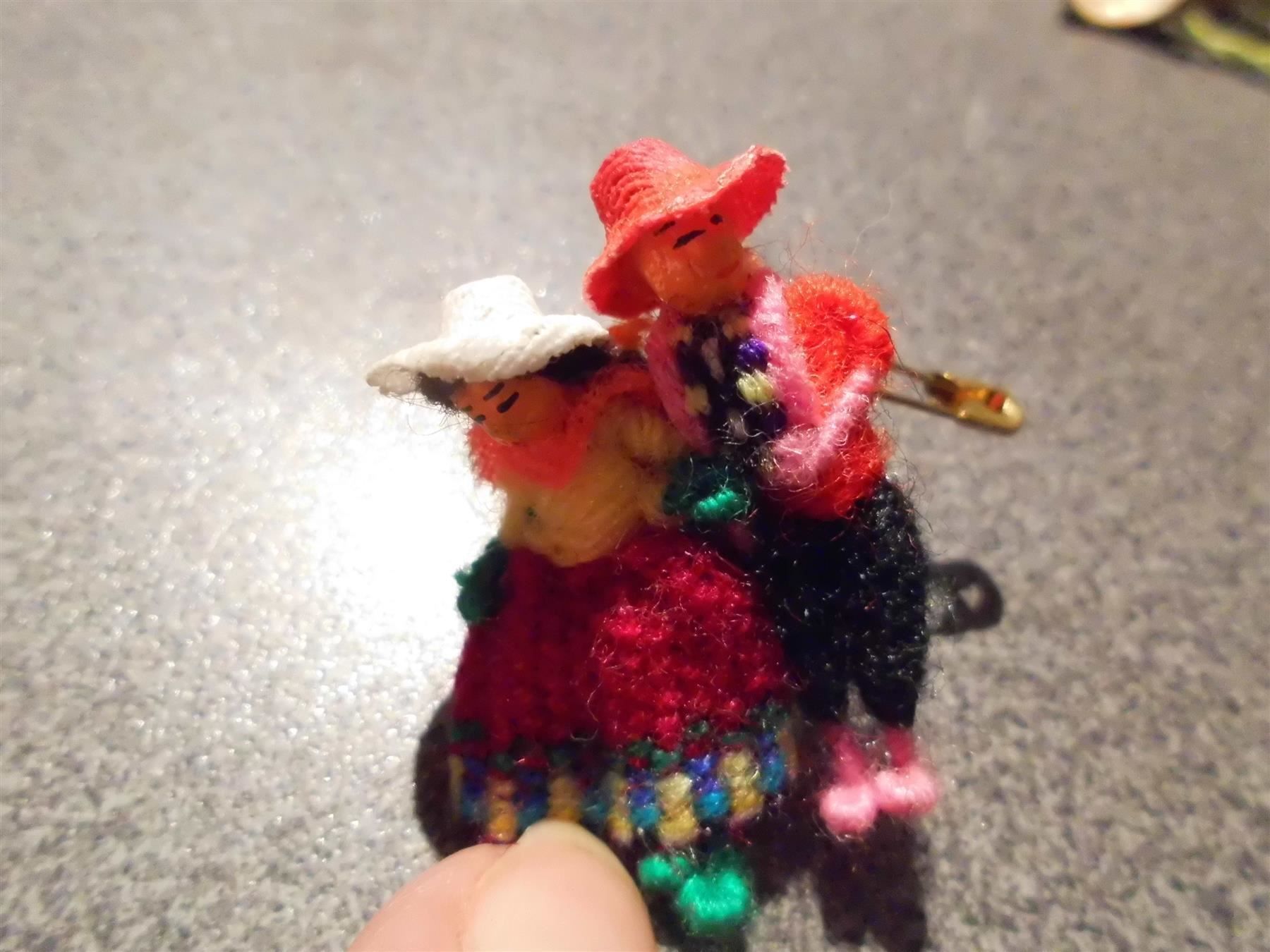 Broches & Aiguilles: Brosche Pärchen gestrickt – D'occasion à Zürich par abraxas1291 1