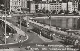 Zürich,  belebt mit Tram und Alltag in den 50er Jahren