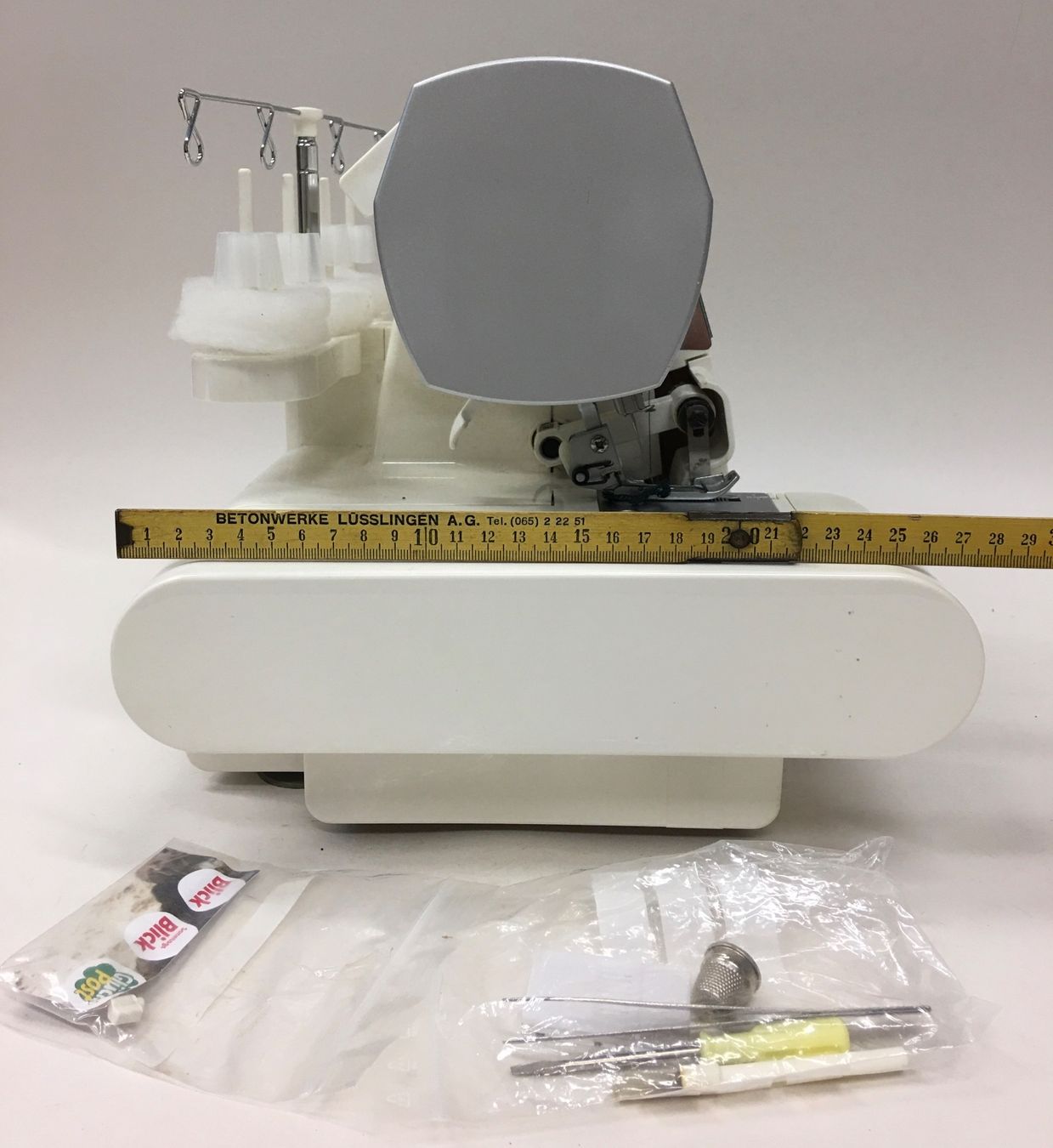 Singer Macchine da cucire: Singer 14SH754 Overlock mit Zubehör neu – Nuovo e nell'imballaggio originale da Olten venduto da ELHANDEL 9