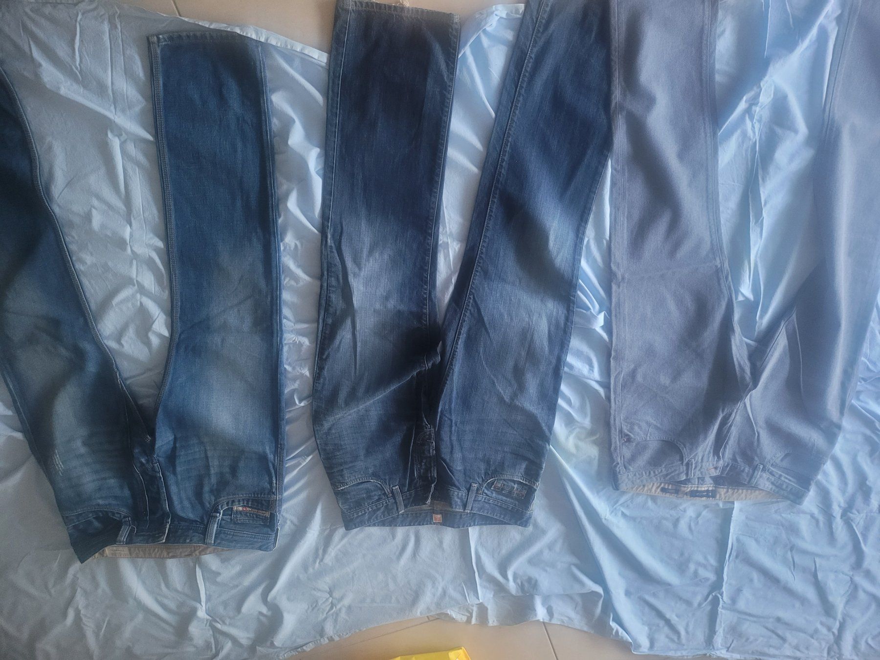 Lotti di vestiti: Marken-Kleider Bundle, getragen, verschiedene Marken – Usato da Fällanden venduto da gre_5k7w