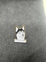 Anstecker Husky mit Goldrand
