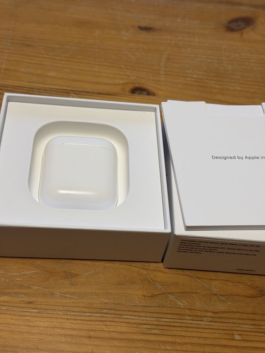 Apple Kopfhörer: Apple AirPods 2 with Charging Case  – Gebraucht aus Flumserberg tannenboden alp von pedroredshoes 6