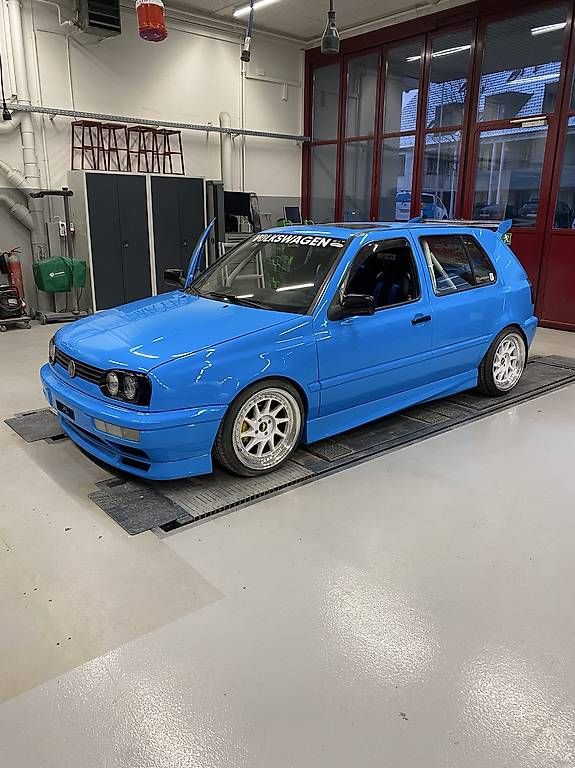 Autos: VW Golf 3 1.8 Showcar Projekt – D'occasion à Pfungen par fab_8fcw