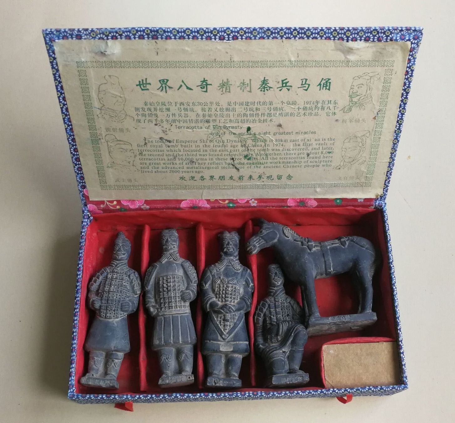 Statuette: Set mit chinesischen Figuren – Usato da Goldau venduto da Ejidomar
