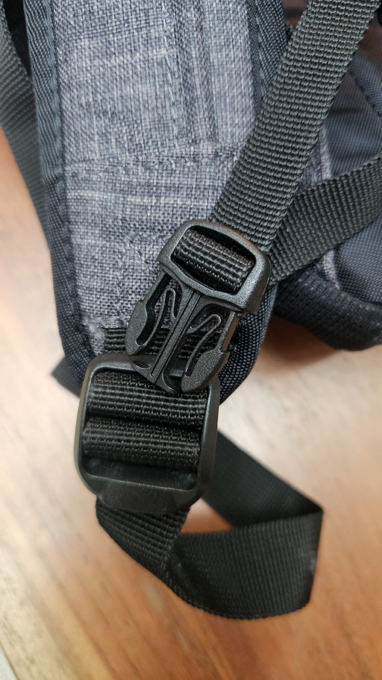 Dakine Zaini: Dakine Rucksack grau 25l – Nuovo (secondo la descrizione) da Schaffhausen venduto da apa_7xt7 5