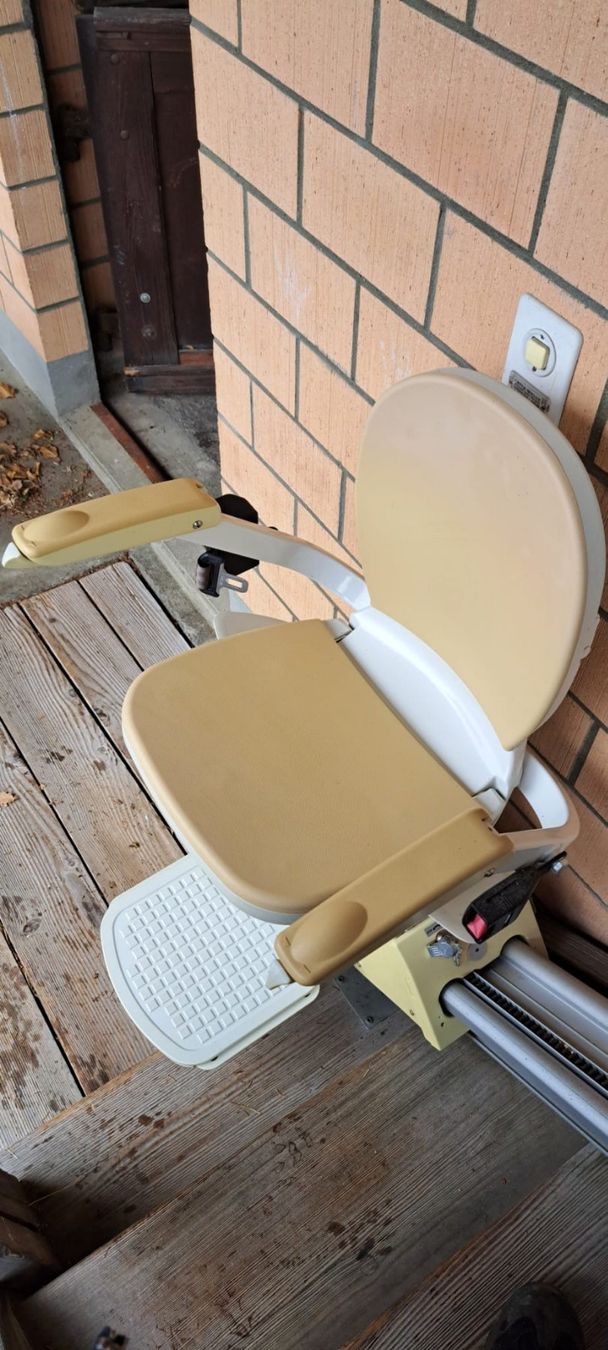 Attrezzature mediche: Treppenlift Rigert – Usato da Mamishaus venduto da Daniel49 1