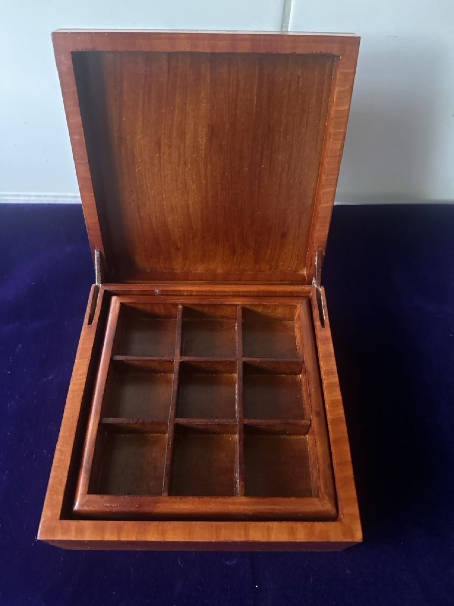 Coffrets à bijoux: Schmuckschatulle Schatulle Holz Etui mit 9 Fächern – D'occasion à Zürich par Chaeffeler 2