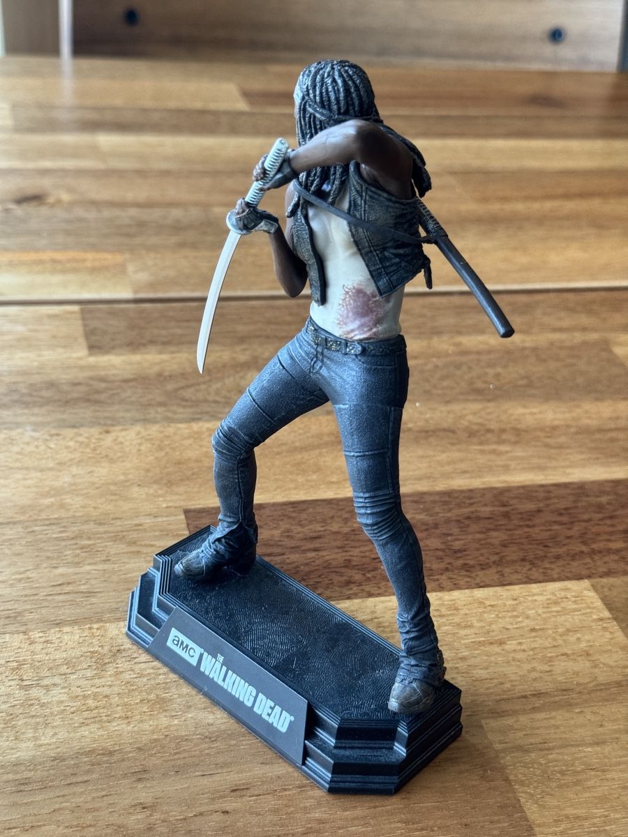 Statuette: Walking Dead: Michonne Figur, sehr detailliert – Usato da Luzern venduto da Ex-Raudi 5
