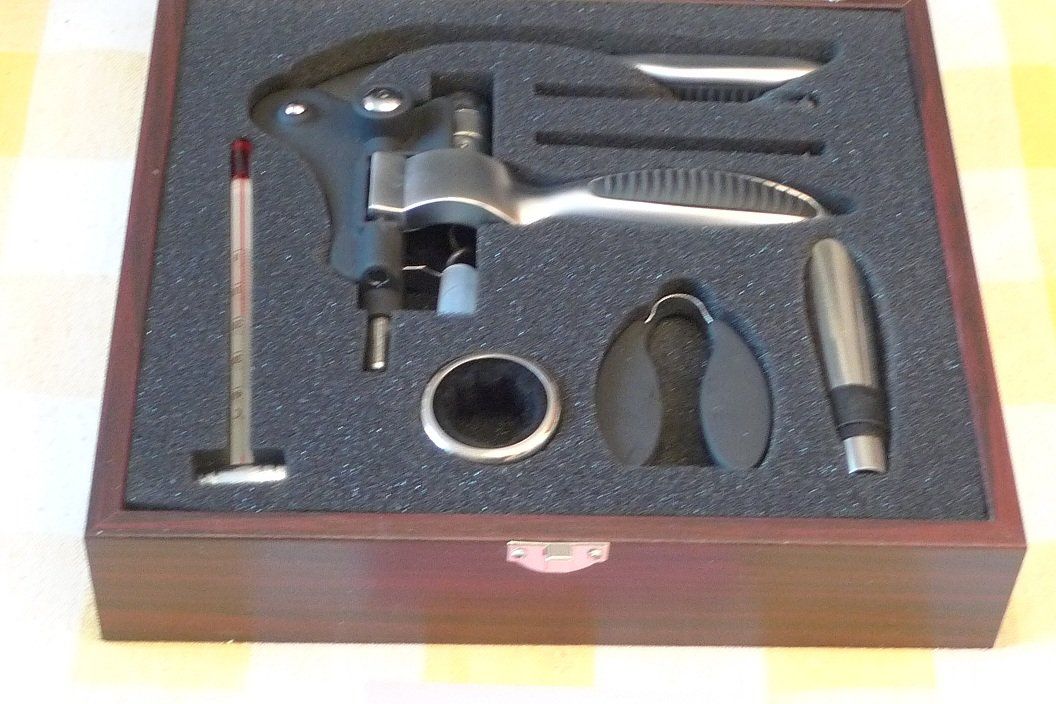 Apribottiglie & Tappi per chiusura: Wein Sommelier-Set! – Usato da Bern venduto da bn1640 1