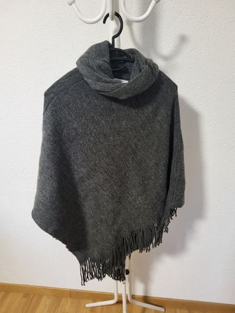 Pieces Strick-Poncho mit Rollkragen, grau, unisex