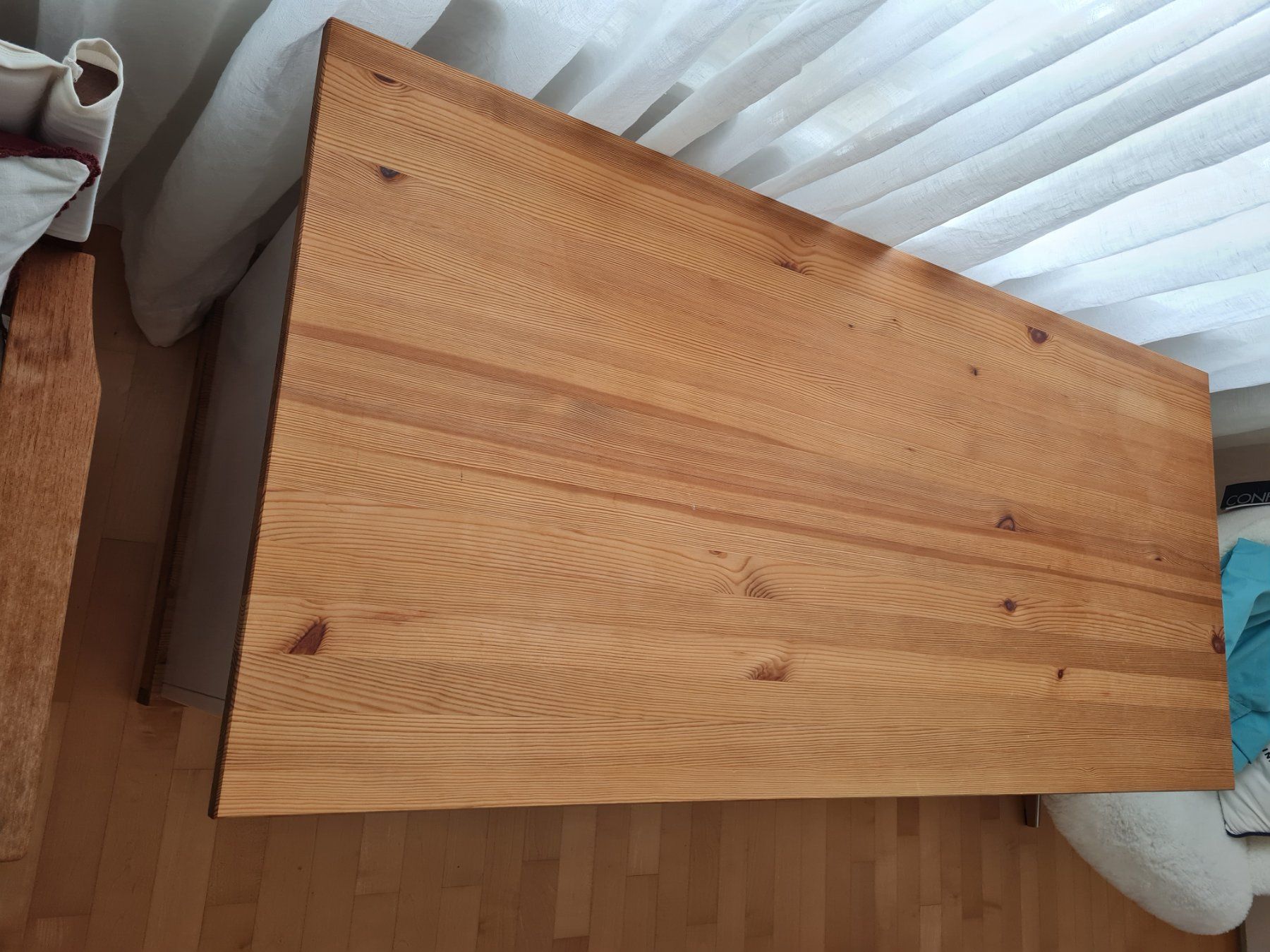 Bureaux: Weisser Holzschreibtisch – D'occasion à Udligenswil par bar_g9jd 1