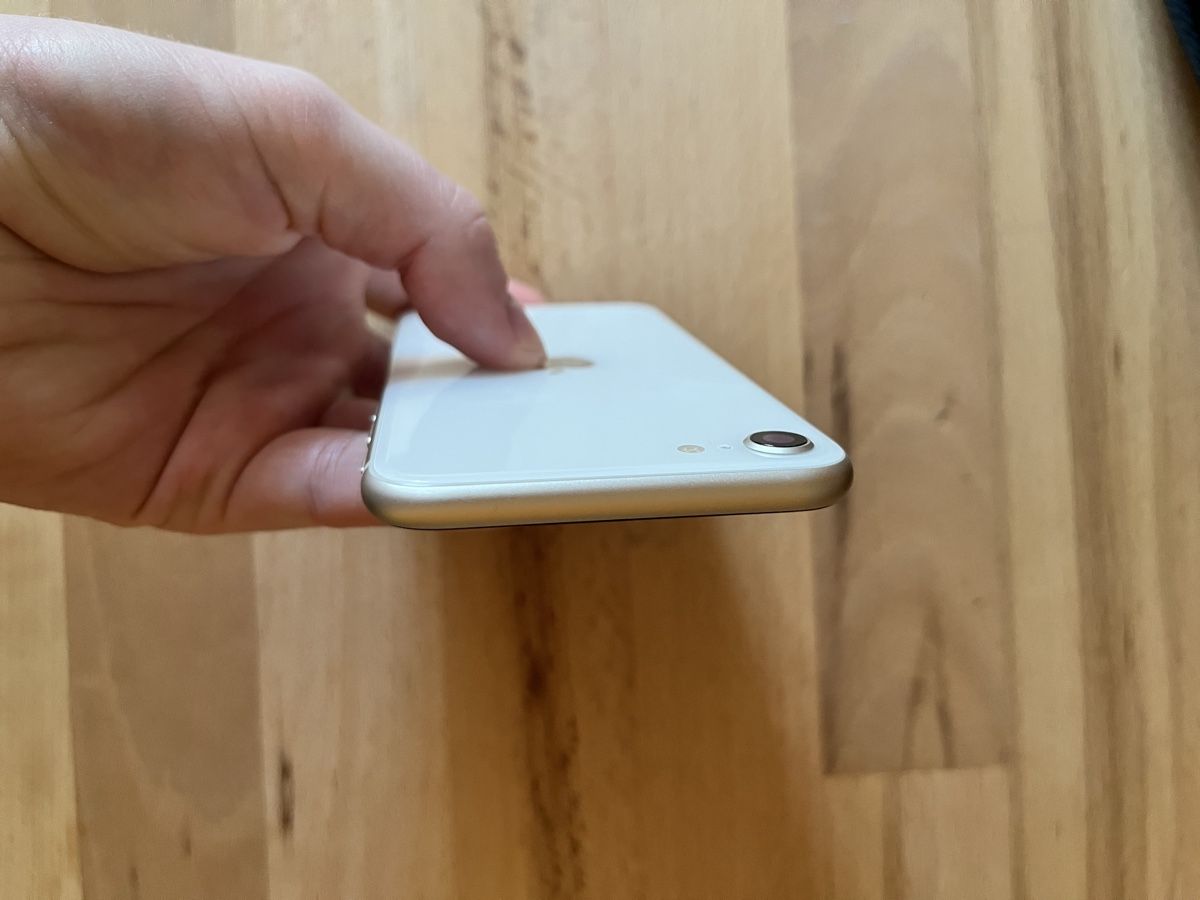 Apple Handys / Smartphones: IPhone SE 2022, Starlight 128GB – Neu (gemäss Beschreibung) aus Zürich von jon_zxh6 6