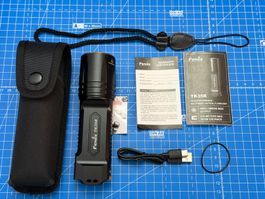 Fenix TK35R USB-C Charging 5800 Lumen + 365nm UV LED Taschen
