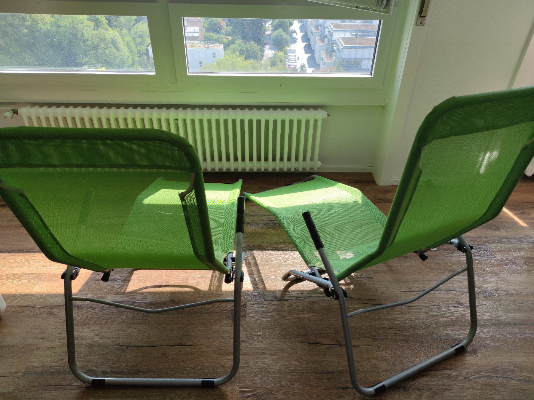 Liegen & Liegestühle: 2 Set Liegestühle Sonnenliegen, hellgrün – Gebraucht aus Fribourg von Elyngwen 1