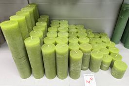 071 Posten Raureif Kerzen olive aus Liquidation