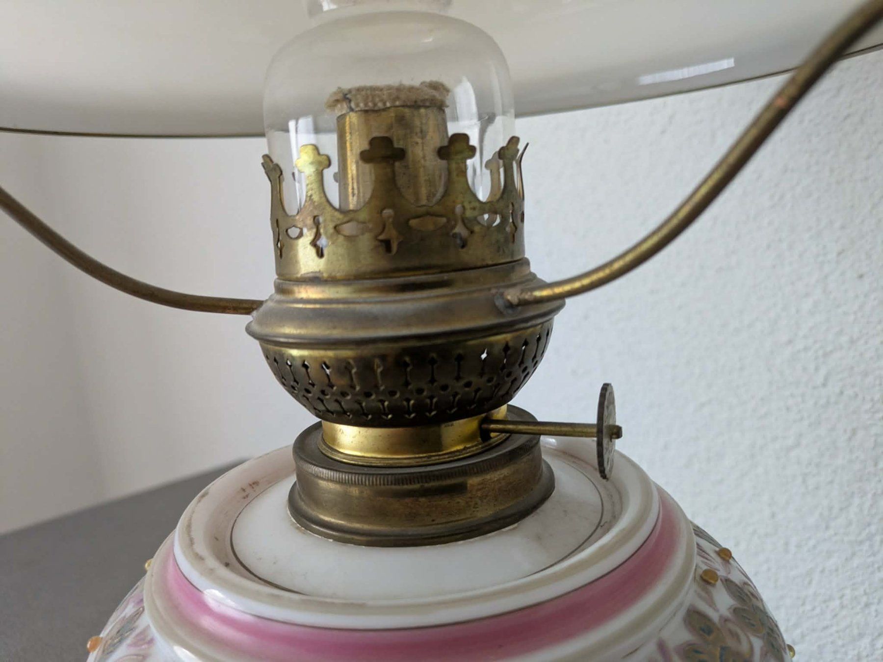 Lampen: Antike Petroleumtischlampe – Gebraucht aus Malters von Oflat 2