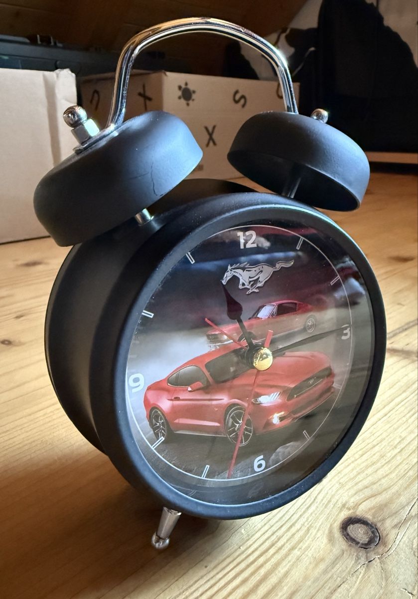 Wecker: Alarm Clock Black Twin Bell Mustang Design – Gebraucht aus Utzenstorf von Victoria666