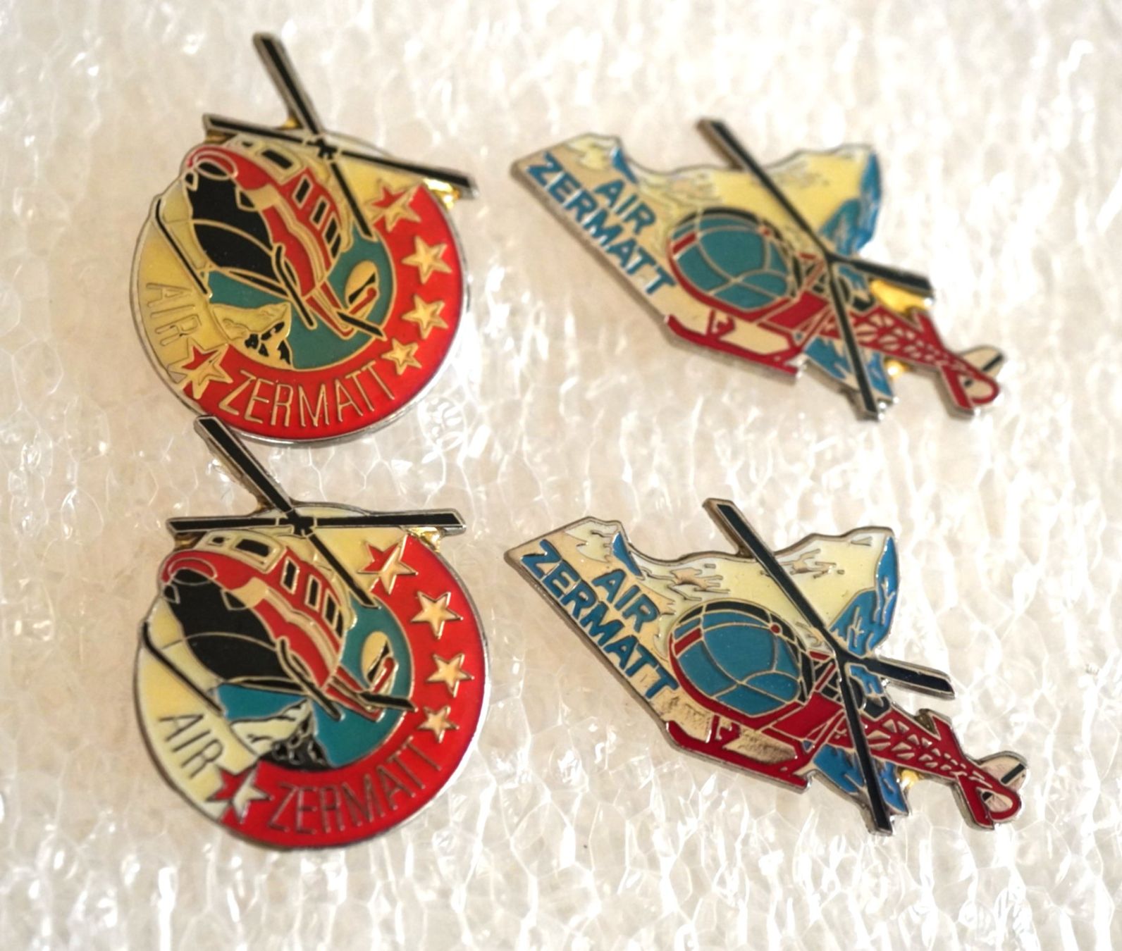 Placchette & Badge: 4 Pin Air Zermatt – Usato da Worb venduto da worb01