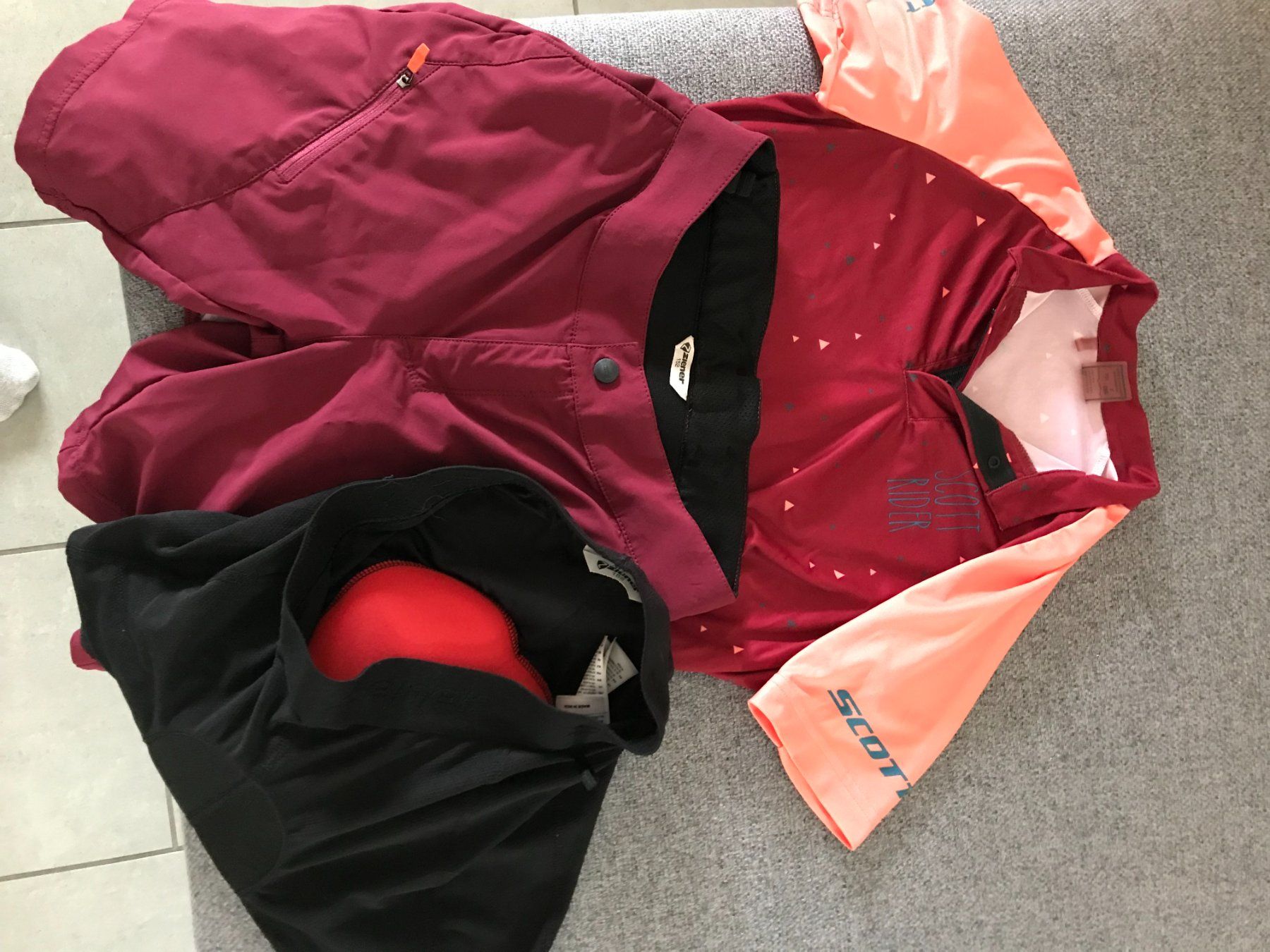 Scott Lotti & Set di vestiti: Kinder Bike- , Velodress – Usato da Bäretswil venduto da black-pearl08