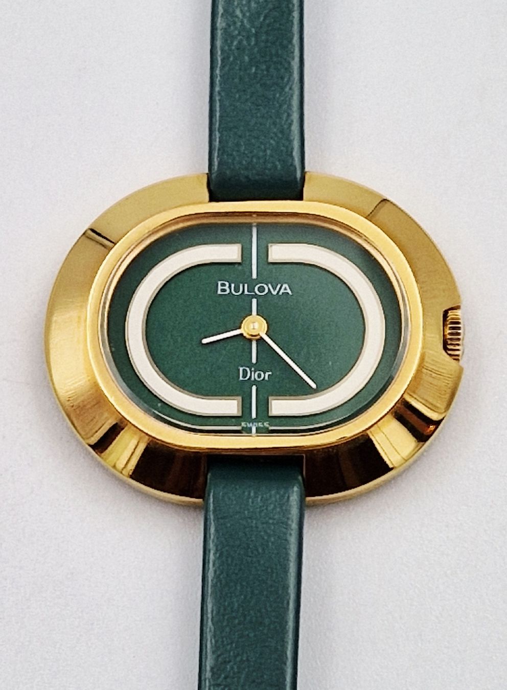 Montre Vintage Swiss Made Années 1970 - Mécanique Manuelle - Cadran Violet - Neuf Jamais Portée (NOS)
