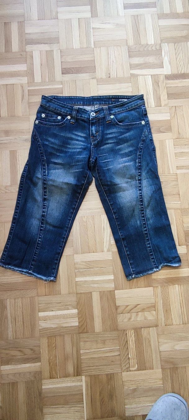 Jeans: Dreiviertel-Jeans – Gebraucht aus Rüti ZH von Happynong