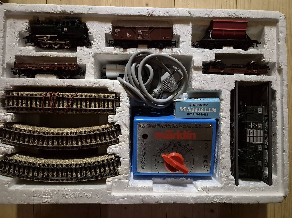 Modelleisenbahnen: Märklin Set 2915 inkl. diverse Extraschienen und Weichen – Gebraucht aus Wallenwil von Britishbulldog 1
