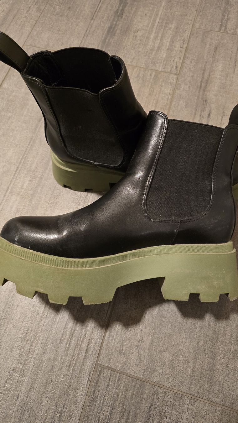 Scarpe da donna: Plateaustiefeletten – Usato da Serneus venduto da flower111 1