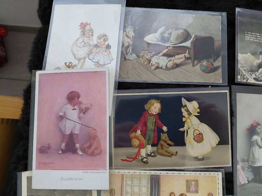 Cartoline postali: 18 alte Postkarten mit Kindern/Puppen / Bären. – Usato da Zollikerberg venduto da Inhal 2