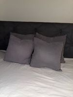 Lot de 4 coussins décoratifs gris, état impeccable!