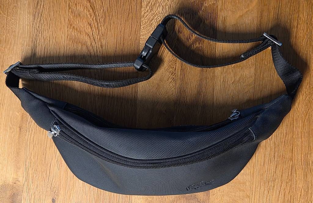 Lacoste Taschen: Banane Lacoste – Neu (gemäss Beschreibung) aus Confignon von Tibinhosfc 1