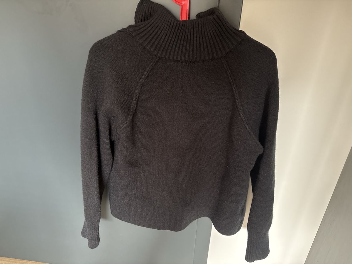 Gilets: Pull gilet noir taille L – D'occasion à Delémont par Ma_LoU.01 1