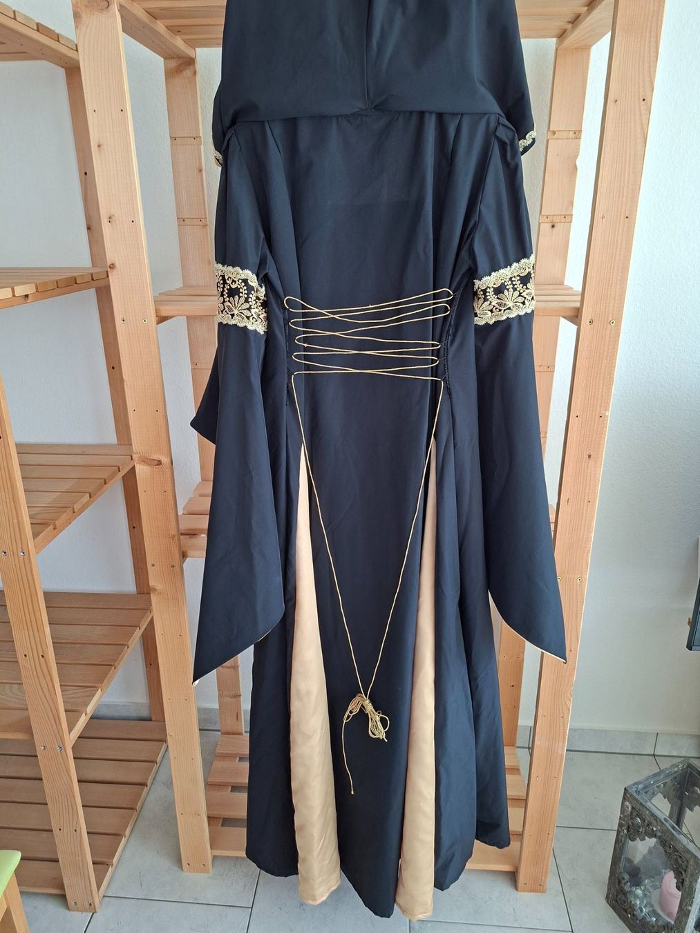 Costumi: Kostüm – Nuovo (secondo la descrizione) da Pfaffnau venduto da Covial 1