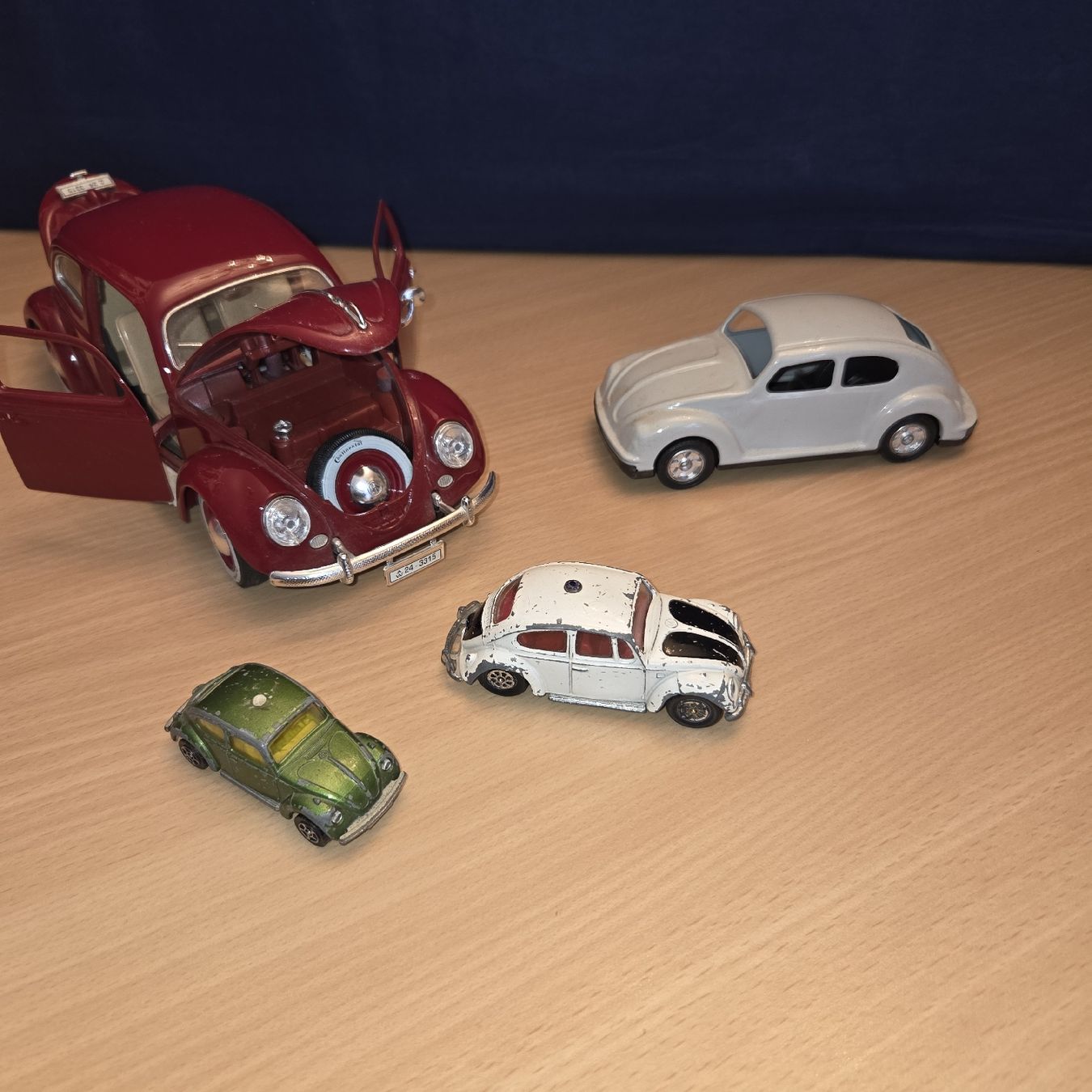 Bburago Modellautos: Modellauto-Sammlung VW Käfer, Burago, Corgi Juniors – Defekt aus Kriens von gra_fhn7