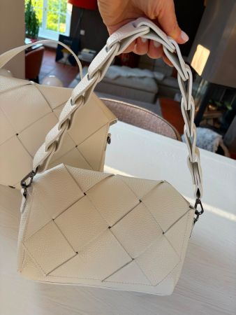 Borsa intrecciata in morbida pelle