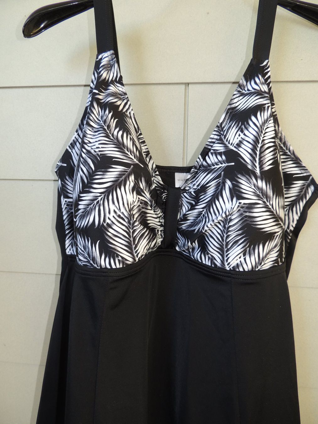 Costumi da bagno & Bikini: SCHÖNES BADEKLEID "JANINA - CURVED" SHAPING NEU 48 – Nuovo (secondo la descrizione) da Au ZH venduto da FashionConsultant 7