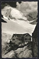 Blümlisalp-Berghütte mit Weisser Frau