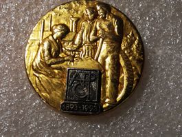 Ansteckpin 10: AFP