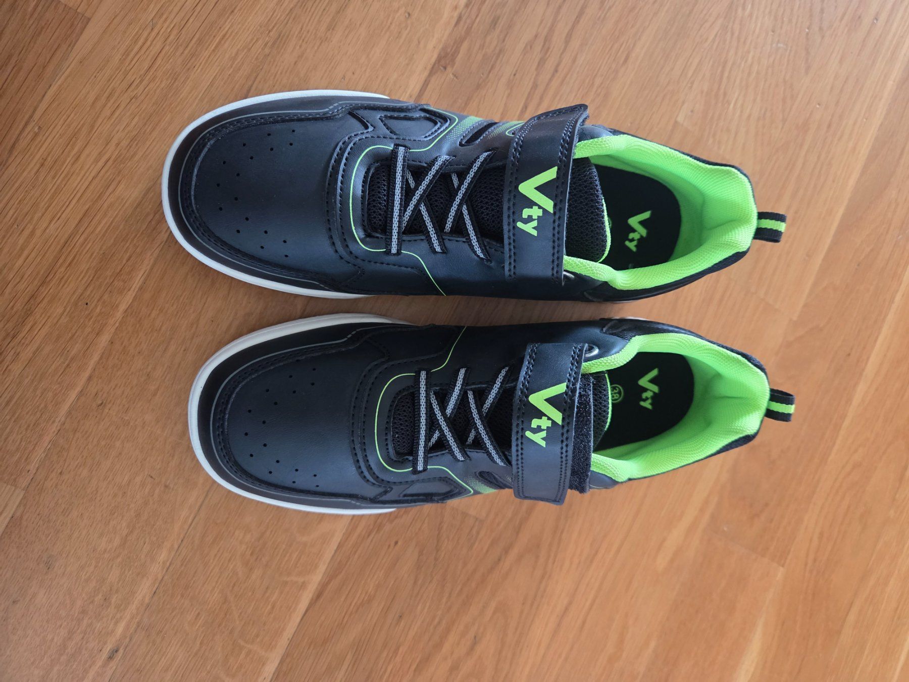 Scarpe per ragazzi: Hallenschuhe Vty Gr 38 neu – Nuovo (secondo la descrizione) da Port venduto da Darialina 1