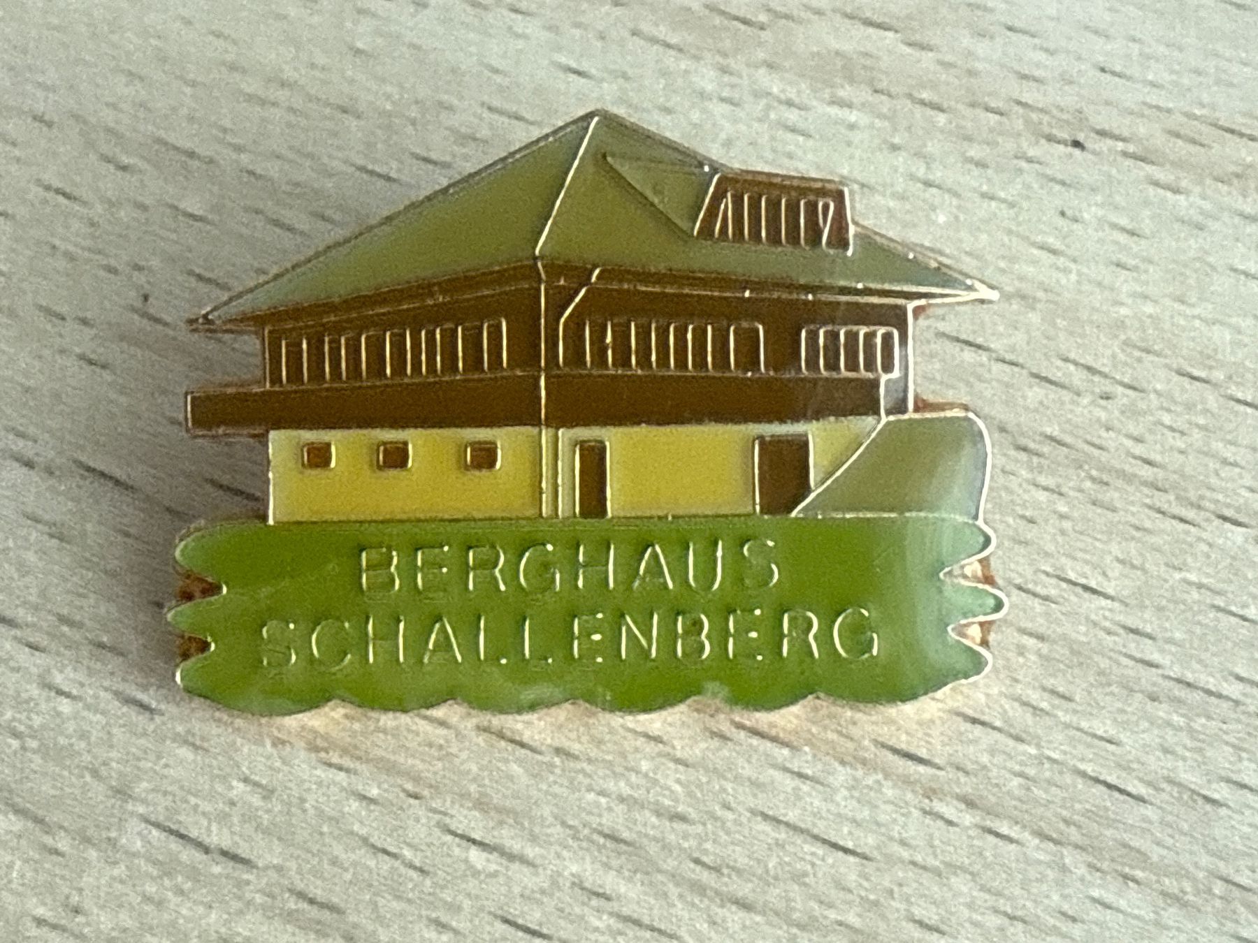 Placchette & Badge: Pin Berghaus Schallenberg – Usato da Glattbrugg venduto da Schweigmatt