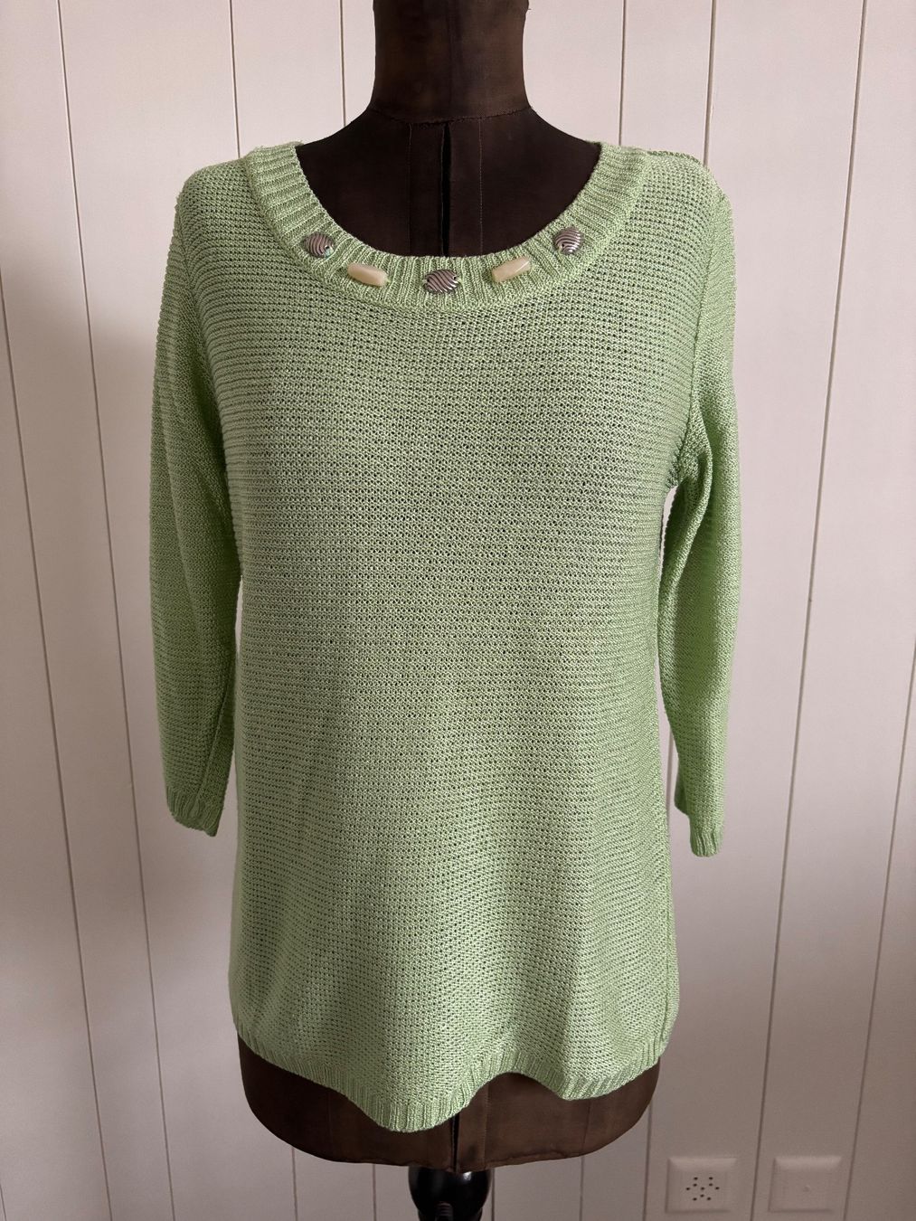 Maglioni & Felpe: 3/4 Arm Pullover hellgrün mit Verzierung - Grösse S – Usato da Kleinandelfingen venduto da Baba23