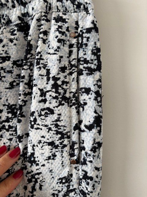 H&M Pantaloni: Coole Hose im Joggingstyle – Usato da Zürich venduto da CoCos_Closet 1