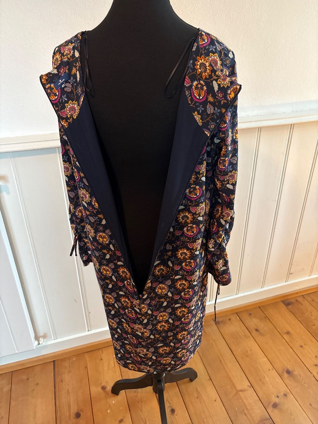 Tom Tailor Vestiti: Tom Tailor Kleid Gr. 40, Blumenmuster – Usato da Münchwilen TG venduto da BBJO 2