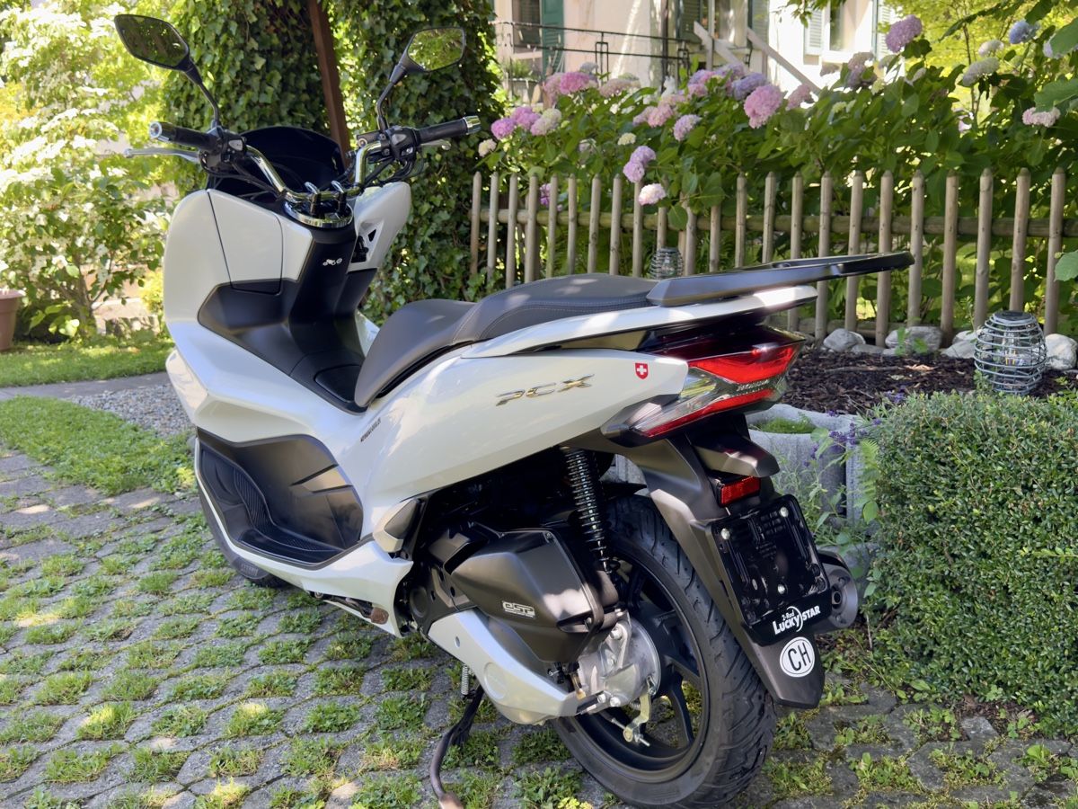 Honda Scooter: Honda PCX ABS 125cc Roller weiss, JG 2018 – Usato da Heerbrugg venduto da pluecki 1