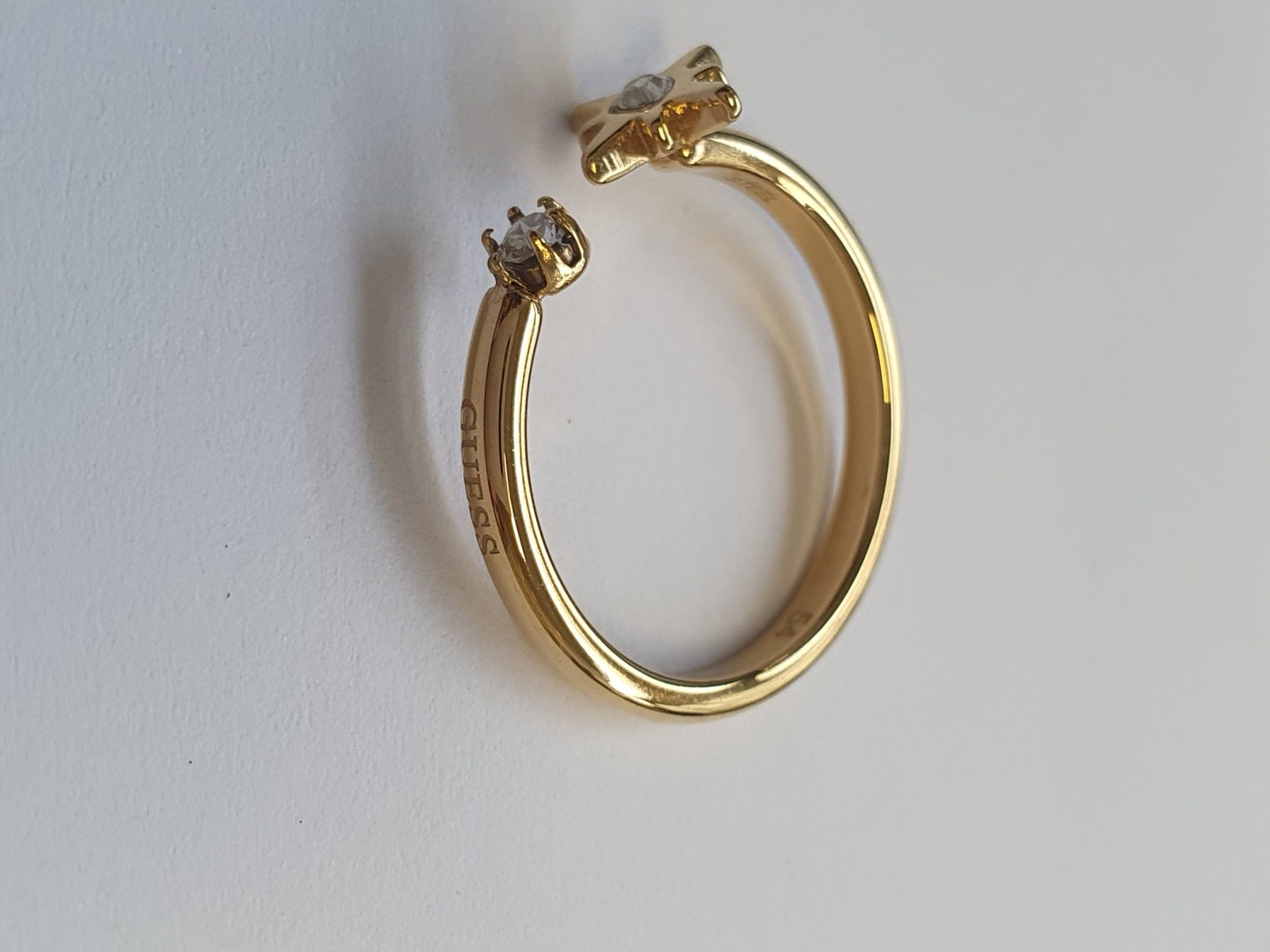 Guess Anelli: Schöner Ring von Guess mit Stern – Nuovo (secondo la descrizione) da Wettingen venduto da __Dom__ 4