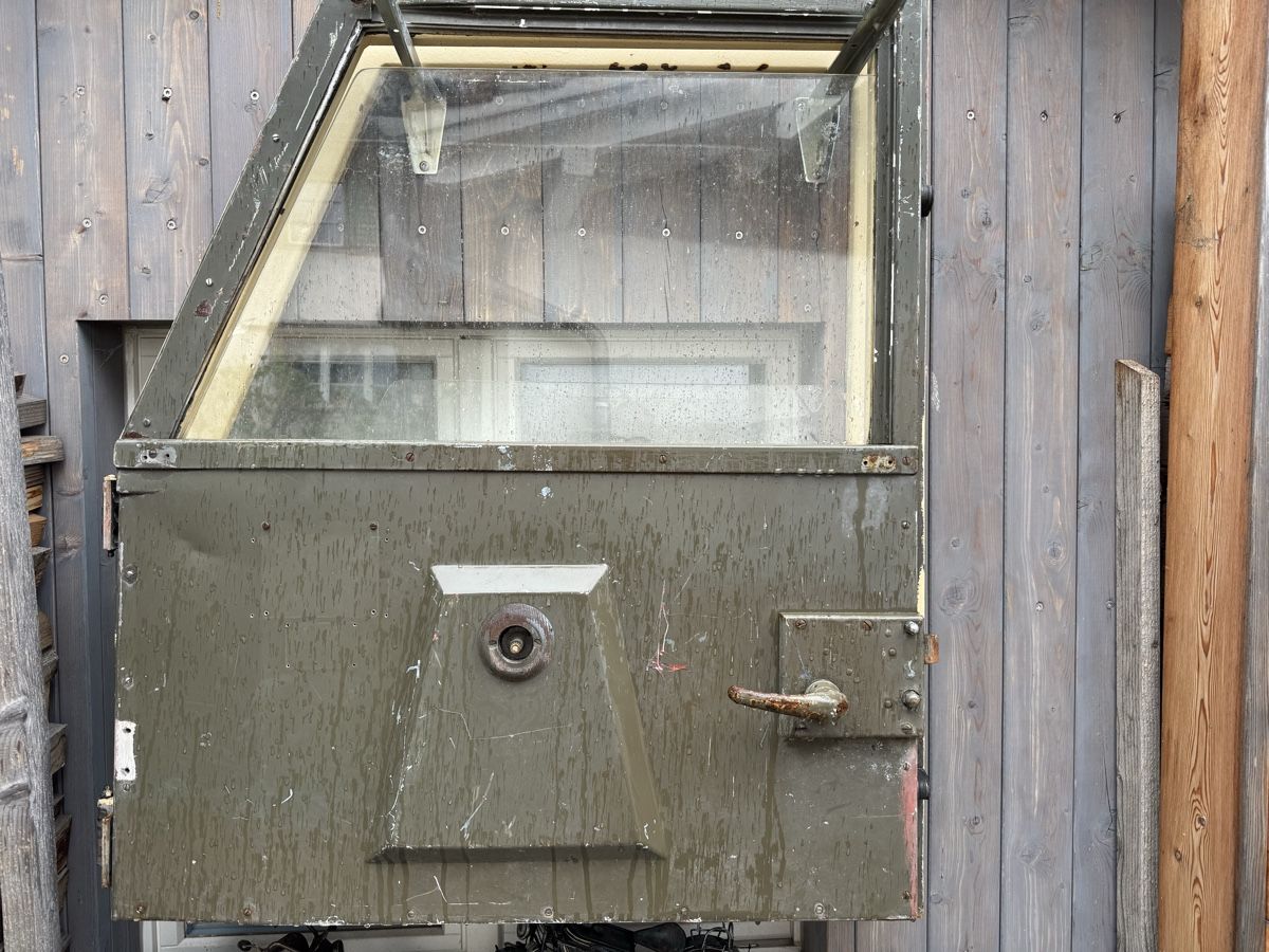 Tutti pezzi di ricambio auto: Mowag Türen original – Usato da Aathal-Seegräben venduto da Romeo8607