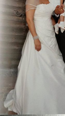 Hochzeitskleid Gr.42 inklusive Ringkissen
