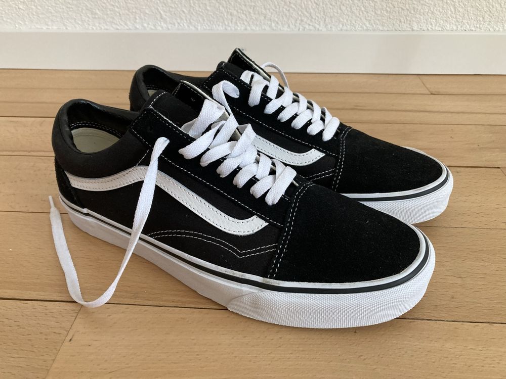Vans Scarpe da uomo: Vans Old Skool Gr. 42.5 Schwarz/Weiss Unisex – Nuovo e nell'imballaggio originale da Bern venduto da obietrice01