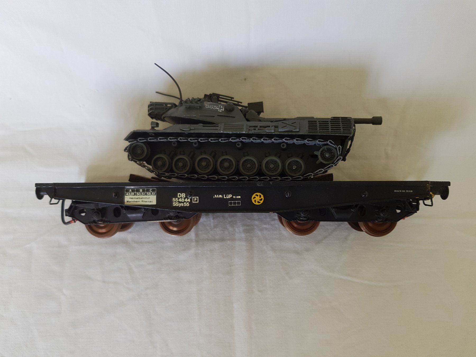 Modelleisenbahnen: Hehr: DB  Ssys beladen mit einem Panzer – Gebraucht aus Luzern von inca55 1