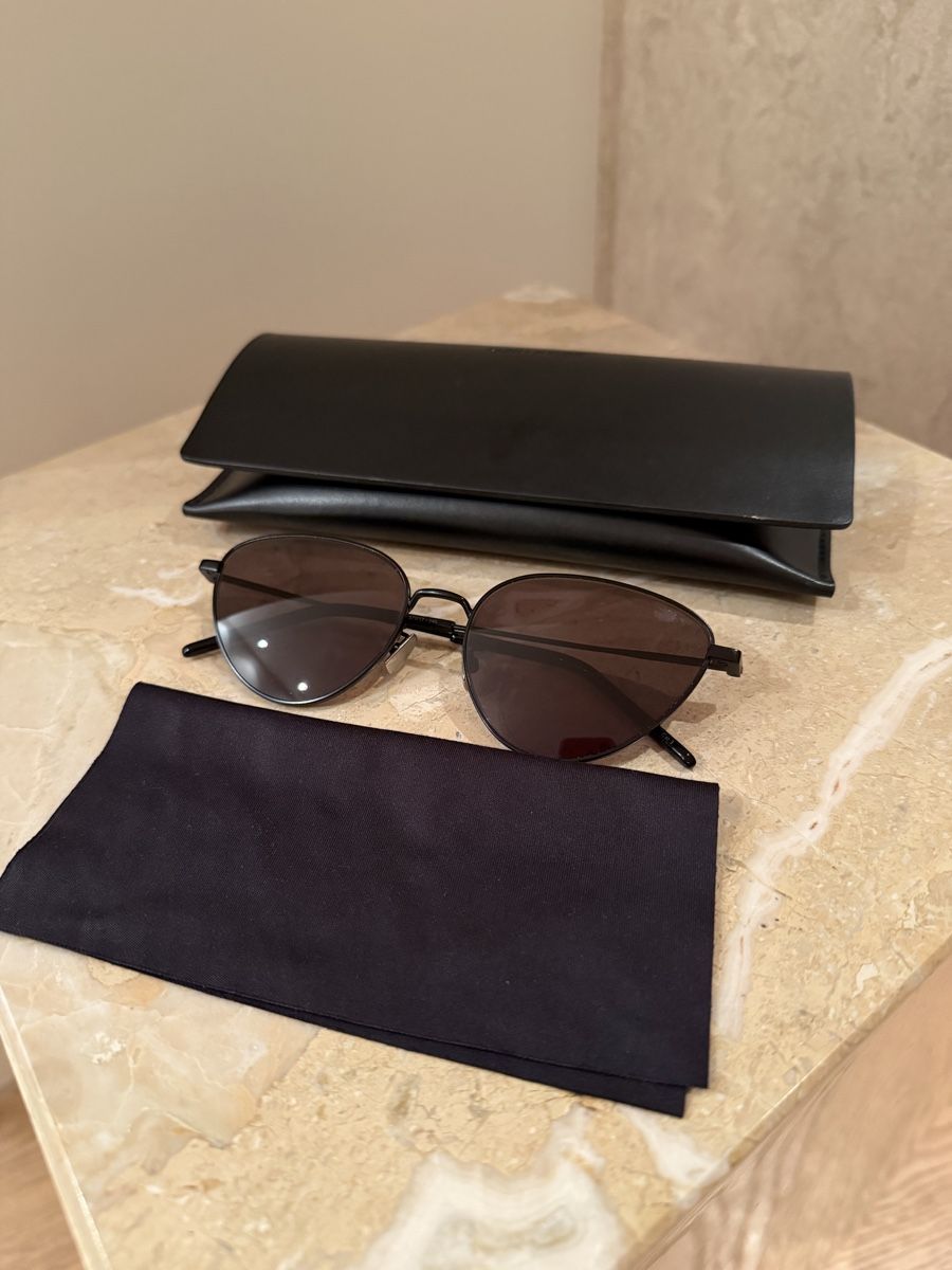 Saint Laurent Occhiali & Lenti: Saint Laurent sunglasses – Usato da Paradiso venduto da apf_mh9c