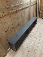 Regal für Bartheke mit Spotlampen